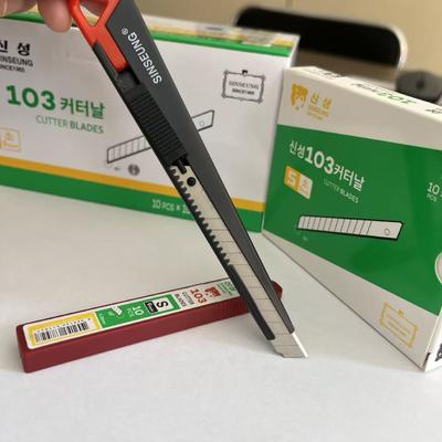 شراء 9mm Cutter Blades Silver and Versatile for Various Cutting Needs التصنيع عبر الإنترنت