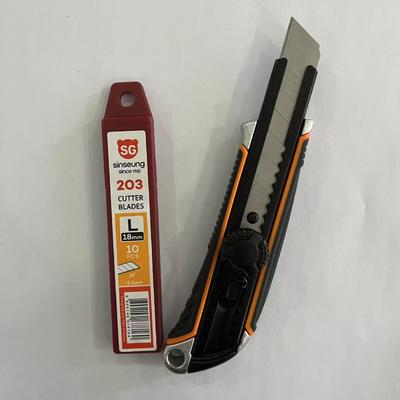 شراء 18mm Blade Compatible Snap-Off Knife Aluminum Body for Durability and Precision التصنيع عبر الإنترنت